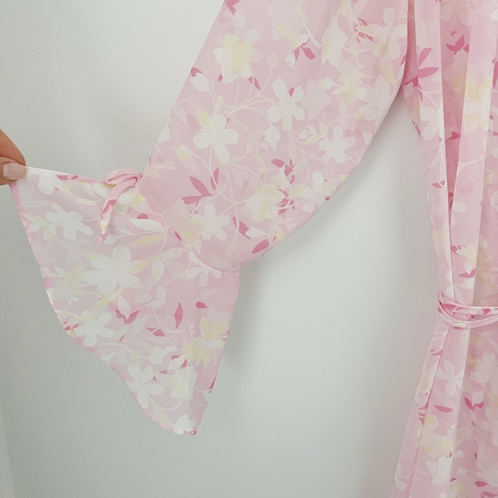 ✨90’s VINTAGE✨ ‘Linda Lingerie’ Dressing Robe - Picture 3 of 4